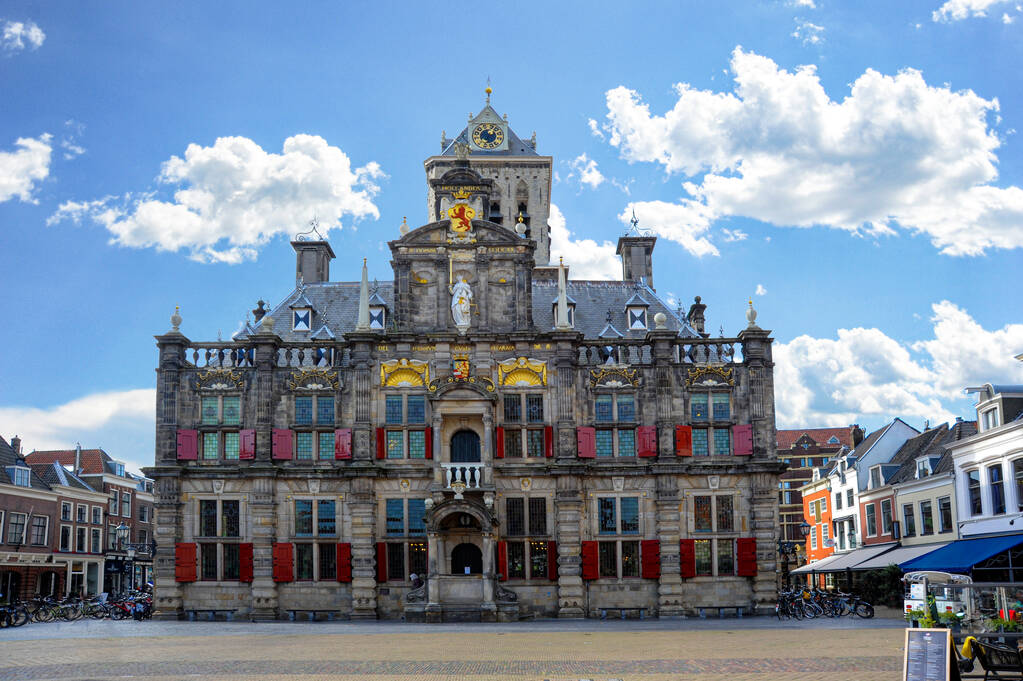 Historisch stadhuis op de Markt in Delft