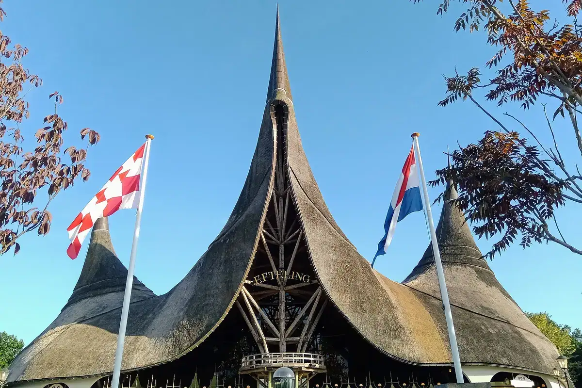 Het Huis van de Vijf Zintuigen, de entree van de Efteling in Kaatsheuvel