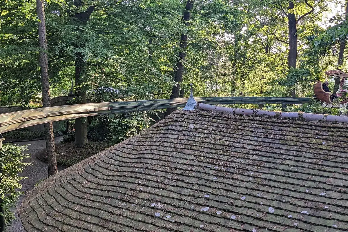 Achtbanen en avontuur bij Efteling