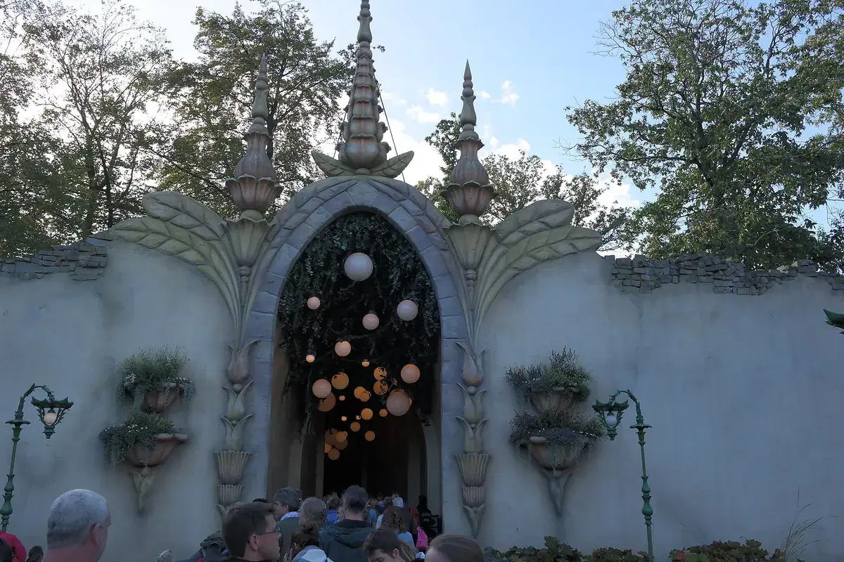 De entree van Droomvlucht in de Efteling