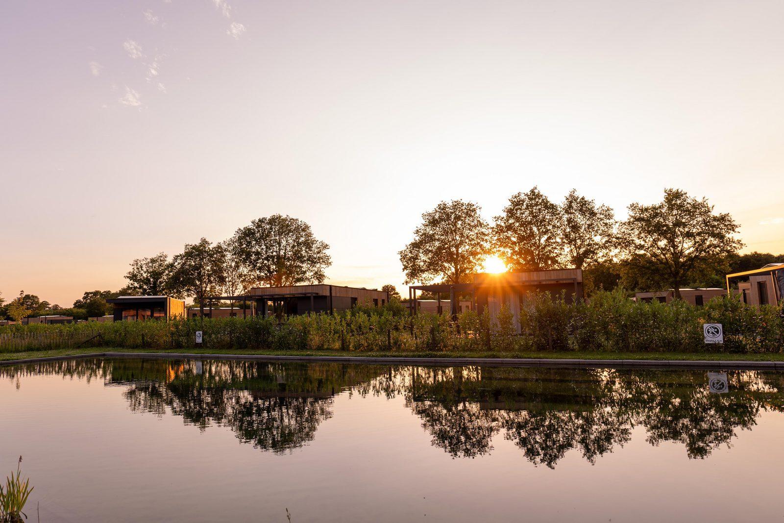 Hofparken Wiltershaar bij zonsondergang